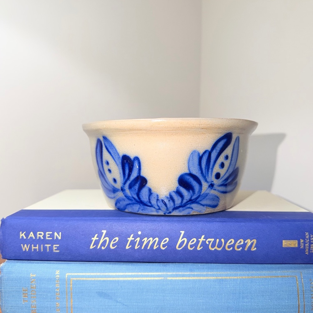 Antique Handcrafted 19th Century American Blue and Cream Stoneware Bowl